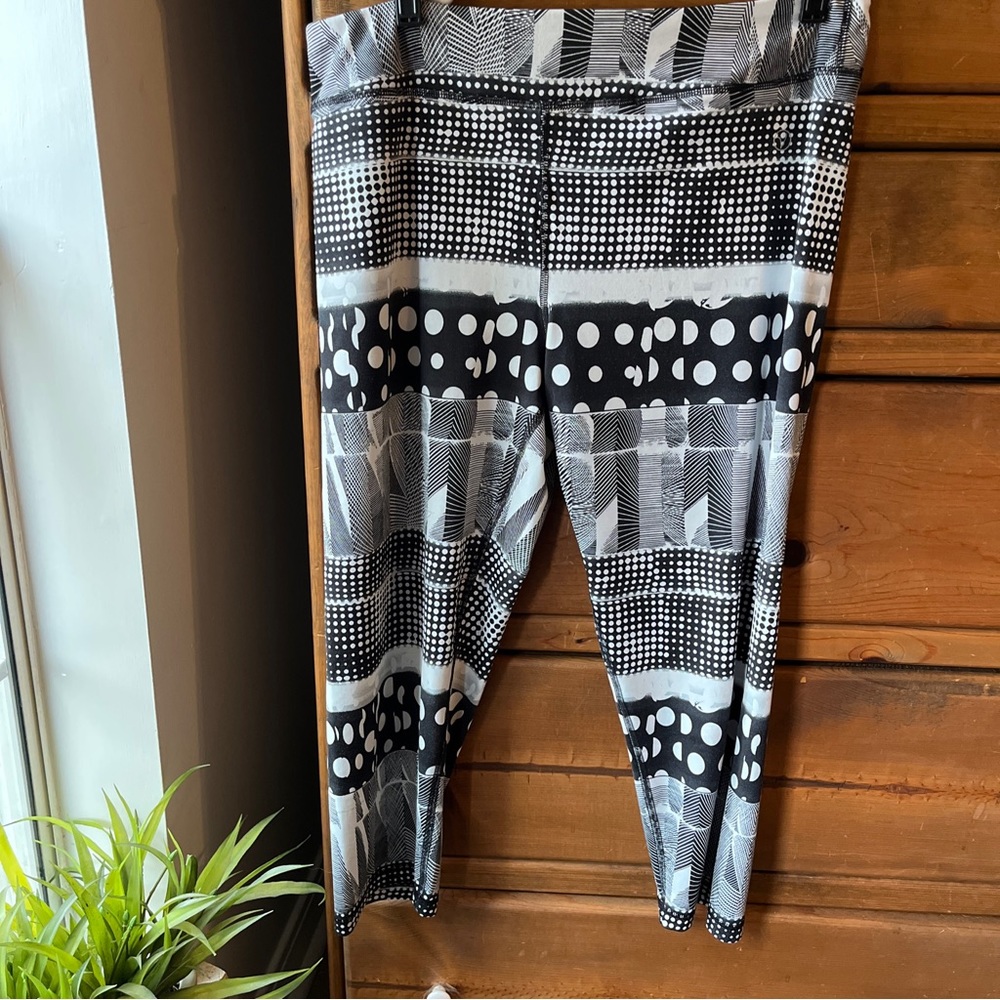 Vigo Athletica Cropped Leggings XL Yoga Workout Activewear